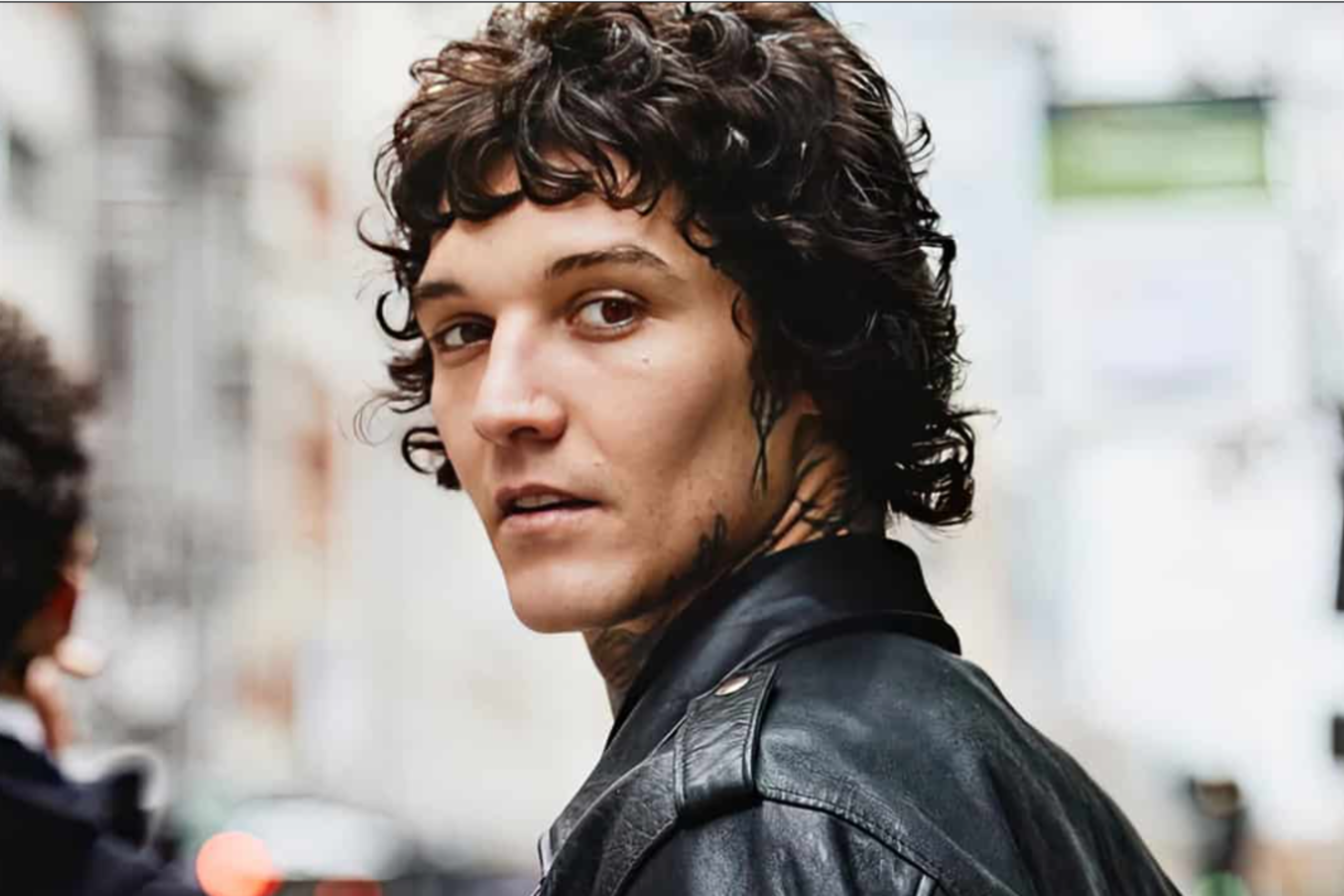 The Shaggy Curly Layer Cut