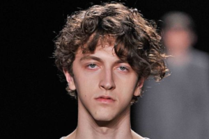 Best Hairstyles for Men with Small Heads