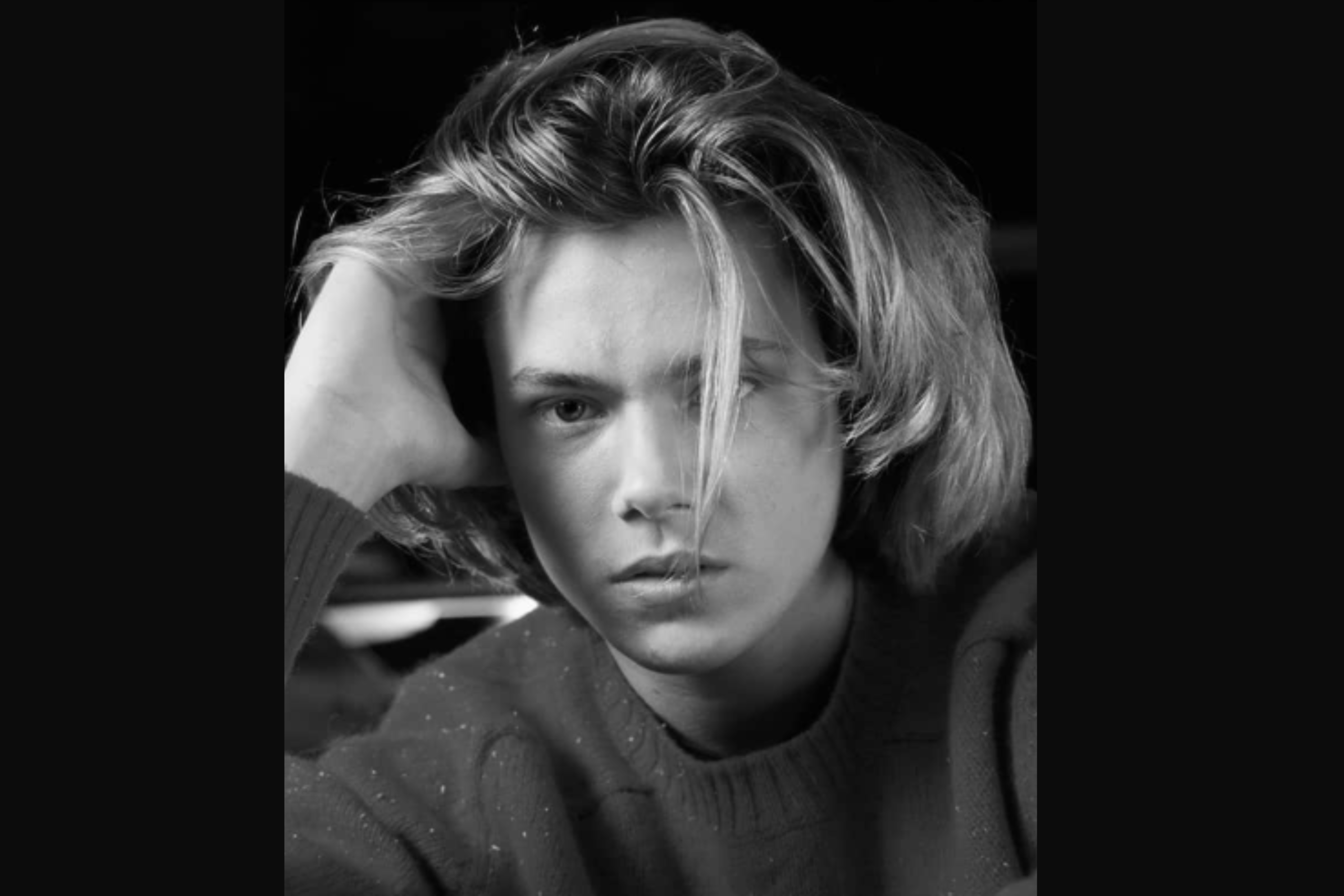 Medium-Length Curtain Cut