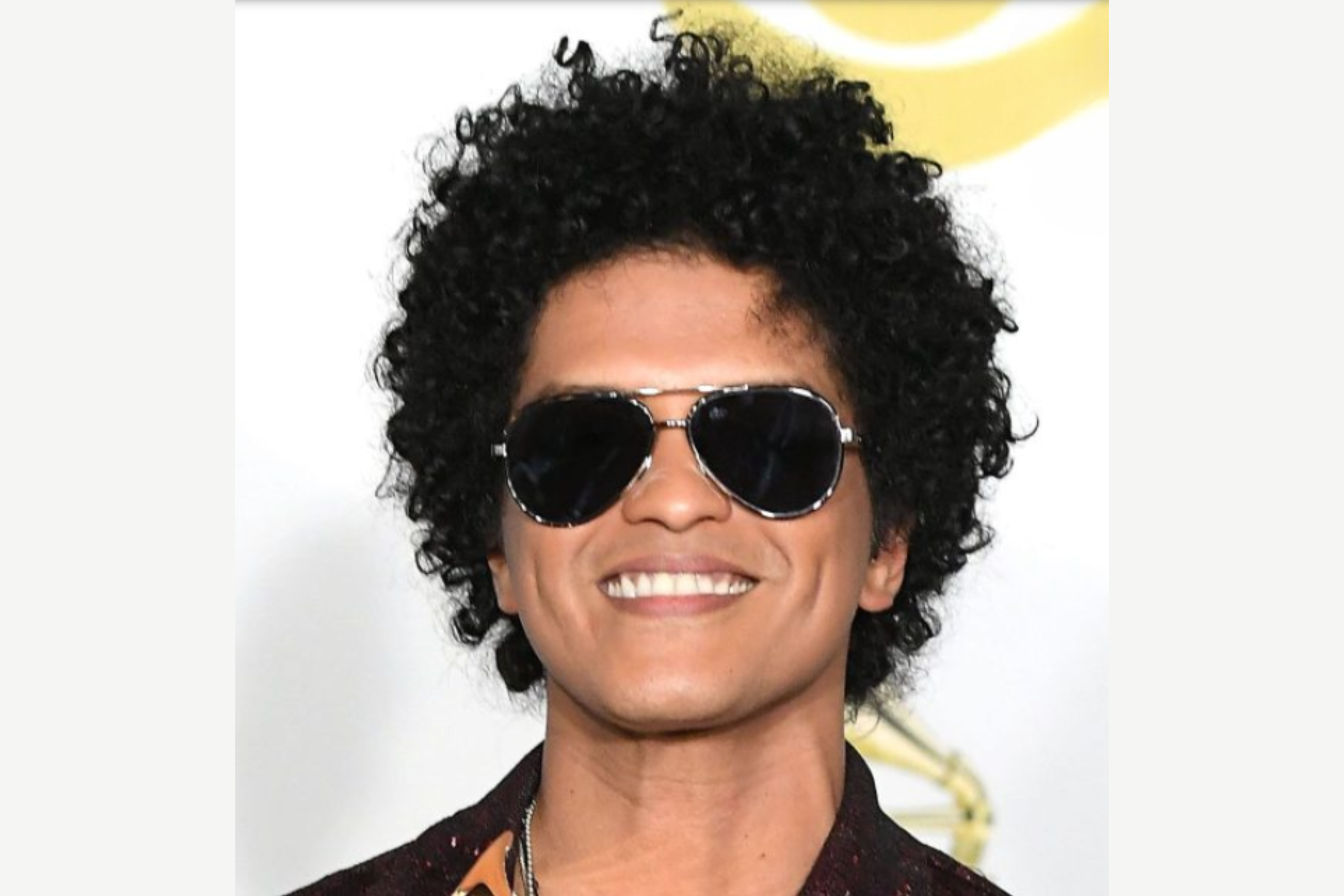 Loose Afro with Shape