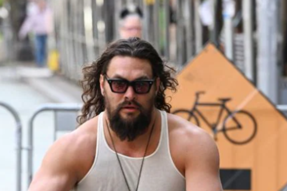 Jason Momoa – The Carefree Waves