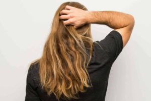 Long Hairstyles for Men with Wavy Hair_ Easy and Stylish Ideas
