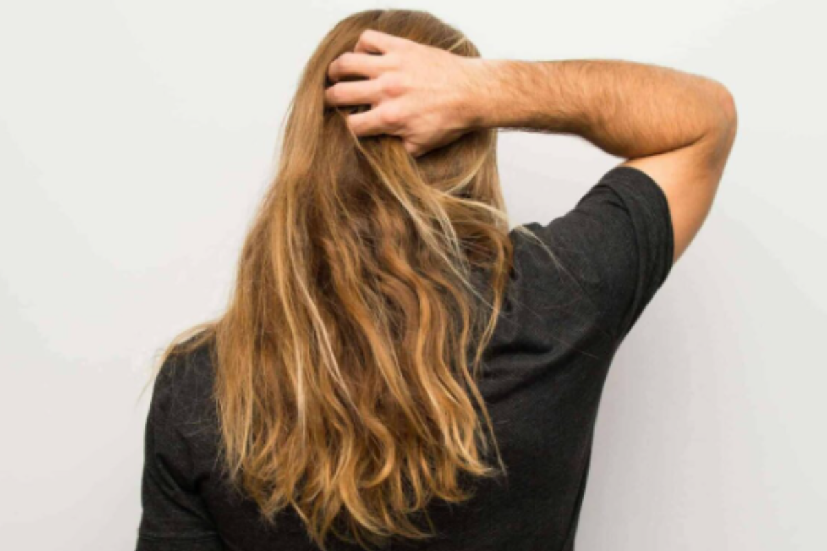 Long Hairstyles for Men with Wavy Hair: Easy and Stylish Ideas