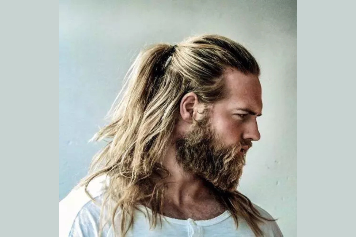 Loose Straight Ponytail